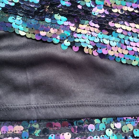 💥SOLD💥Guess Sleeveless Sequin Racerback Tank Top - Picture 7 of 11